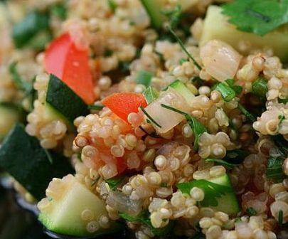Salata de quinoa cu legume